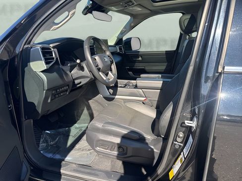 Used 2023 Toyota Tundra Limited image 9