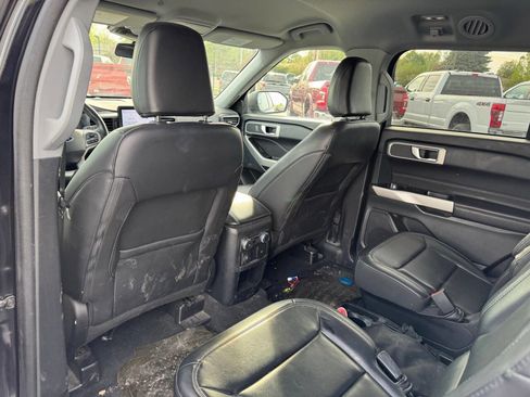 Used 2021 Ford Explorer XLT w/ Equipment Group 202A AWD/4WD image 3