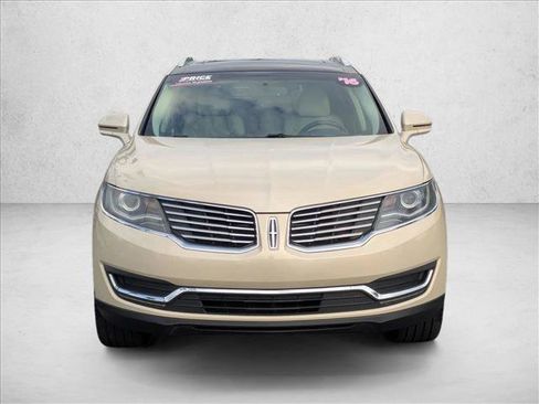 Used 2016 Lincoln MKX Reserve w/ Cargo Utility Package FWD image 2