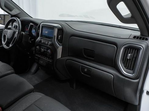 Used 2019 Chevrolet Silverado 1500 LT Trail Boss w/ Convenience Package image 18