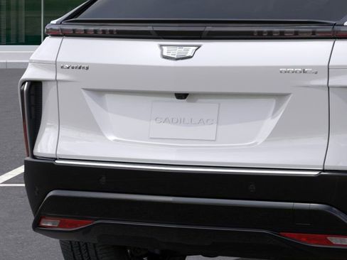 Used 2025 Cadillac Lyriq Luxury AWD/4WD image 14
