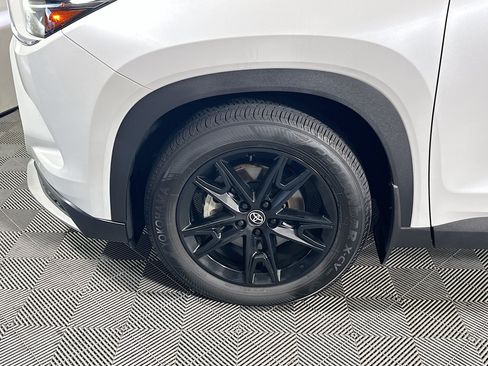 Used 2025 Toyota Grand Highlander AWD Hybrid image 11
