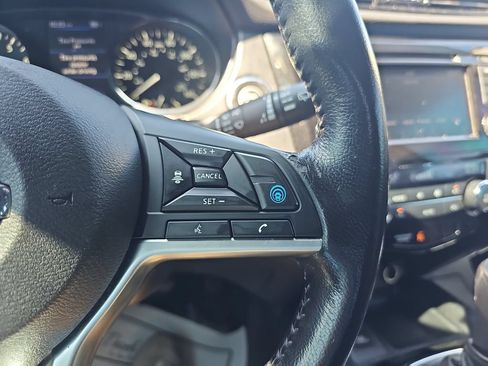 Used 2021 Nissan Rogue Sport SV w/ Technology Package AWD/4WD image 18