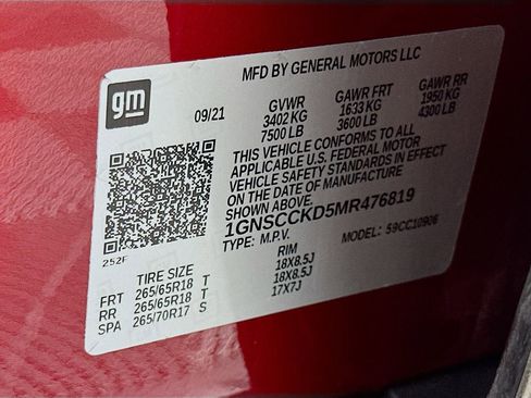 Used 2021 Chevrolet Suburban LT RWD image 32