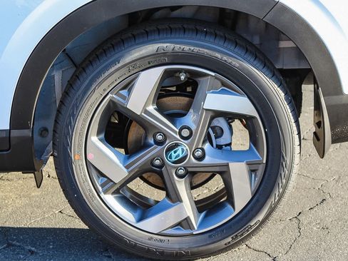 New 2025 Hyundai Venue Limited image 8