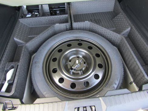 Used 2024 Ford Edge Titanium w/ Equipment Group 301A AWD/4WD image 17