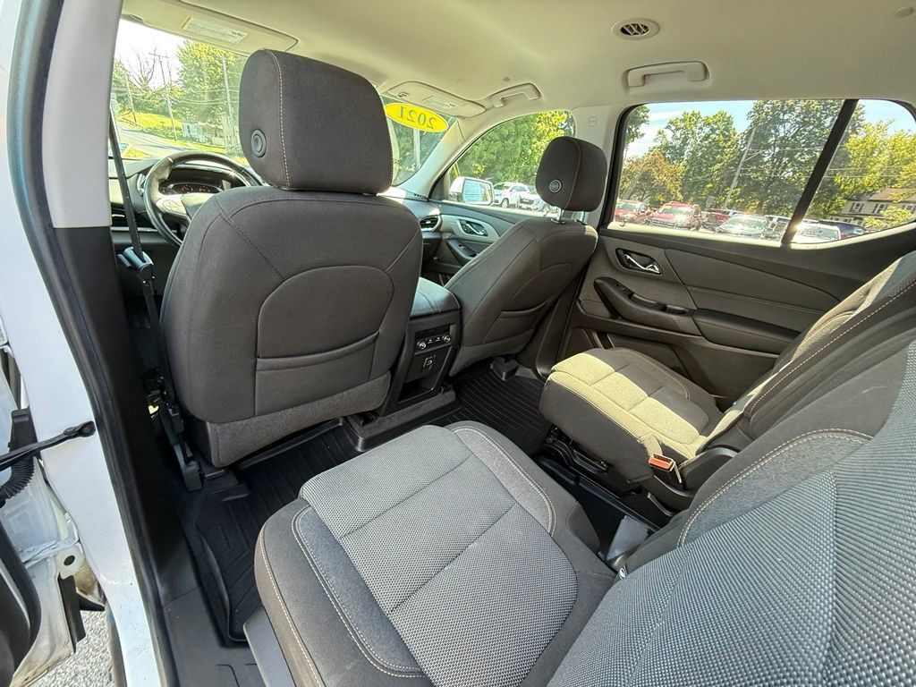 Used 2021 Chevrolet Traverse LT AWD/4WD image 23