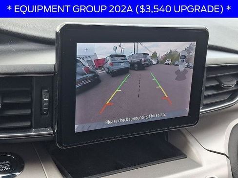 Certified 2023 Ford Explorer XLT w/ Equipment Group 202A AWD/4WD image 19