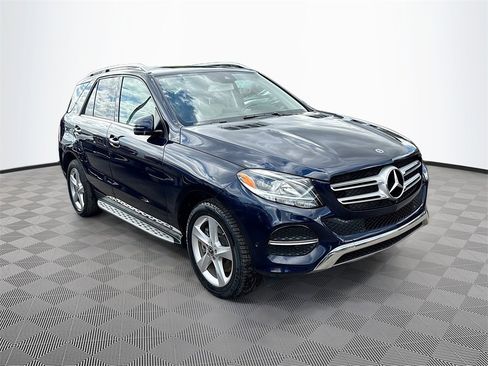 Used 2019 Mercedes-Benz GLE 400 4MATIC w/ Premium 1 Package image 4