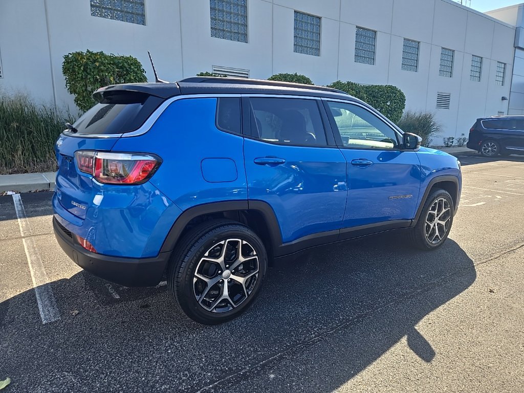 Used 2024 Jeep Compass Limited AWD/4WD image 8