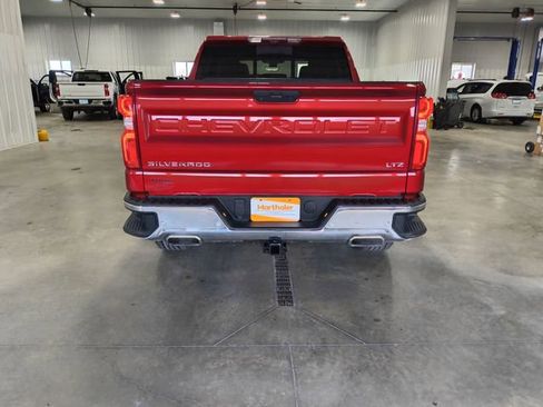 Used 2021 Chevrolet Silverado 1500 LTZ w/ LTZ Premium Package AWD/4WD image 7
