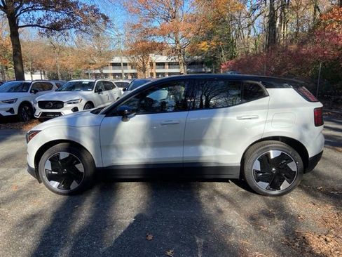New 2025 Volvo EX30 Plus w/ Climate Package image 4