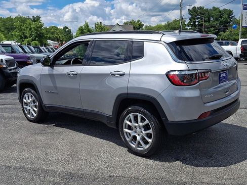 Used 2023 Jeep Compass Latitude AWD/4WD image 4