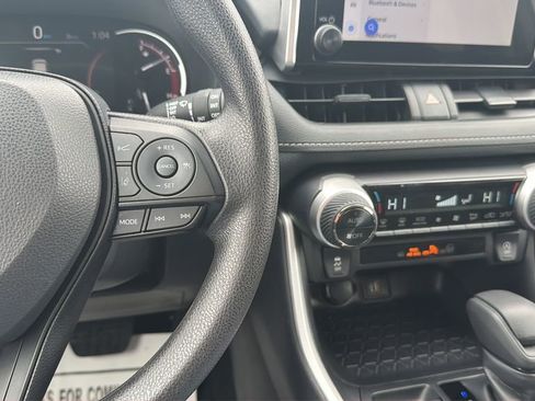 Used 2025 Toyota RAV4 XLE image 36