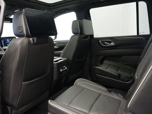 Used 2021 GMC Yukon XL SLT w/ SLT Premium Package image 28
