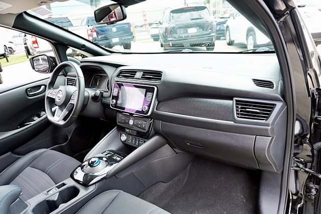 Certified 2025 Nissan Leaf SV Plus FWD image 16