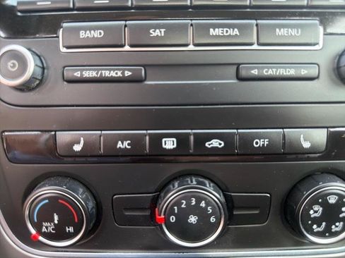 Used 2014 Volkswagen Passat 1.8T Wolfsburg Edition FWD image 29