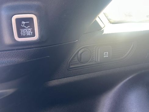 Used 2024 Jeep Grand Cherokee Altitude image 7