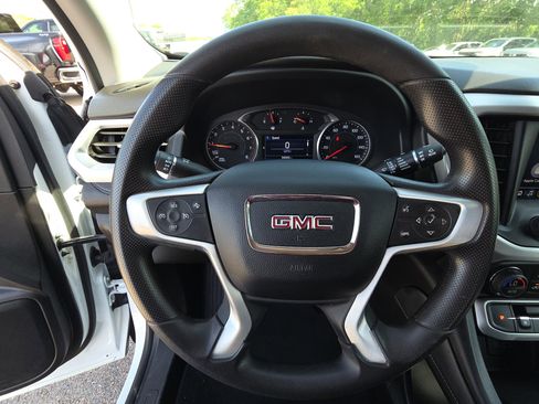 Used 2023 GMC Acadia SLE FWD image 17