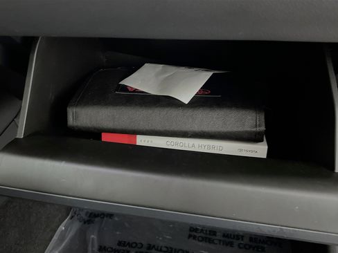 Used 2025 Toyota Corolla LE image 34