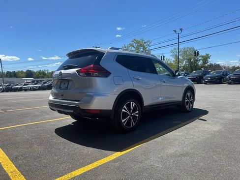 Used 2019 Nissan Rogue SV w/ Premium Package AWD/4WD image 3
