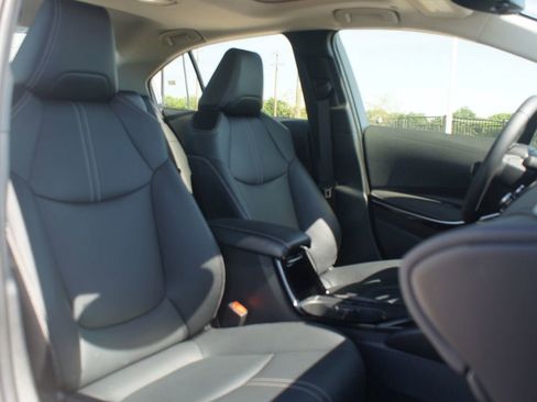 Used 2025 Toyota Corolla XLE FWD image 23