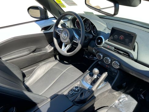 Used 2021 MAZDA MX-5 Miata RF Grand Touring image 14
