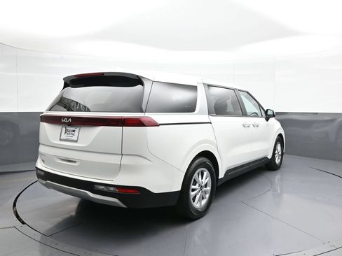 Certified 2024 Kia Carnival LX FWD image 6
