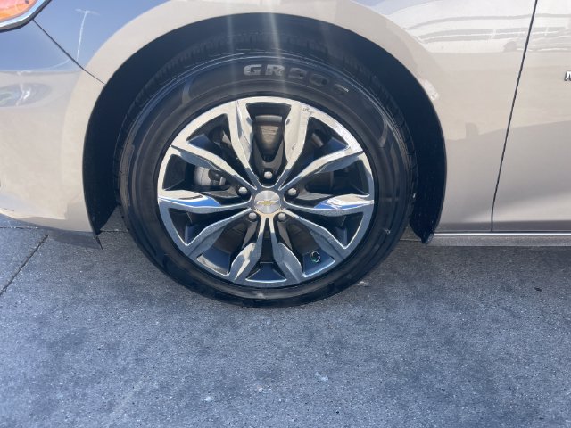 Used 2022 Chevrolet Malibu LT FWD image 29