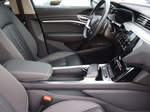 Used 2021 Audi e-tron Premium w/ Towing Package image 13