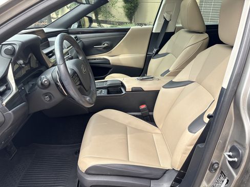 Used 2021 Lexus ES 300h w/ Premium Package FWD image 16