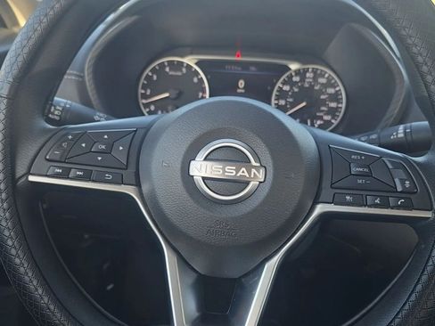Used 2025 Nissan Sentra SV FWD image 15