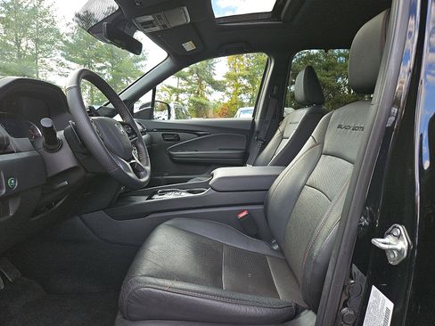 Certified 2024 Honda Passport Black Edition image 14