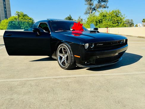 Used 2016 Dodge Challenger R/T Plus image 42