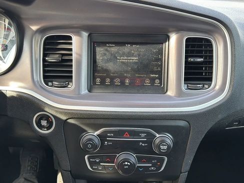 Used 2022 Dodge Charger SXT RWD image 17