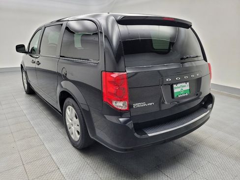 Used 2020 Dodge Grand Caravan SE image 5
