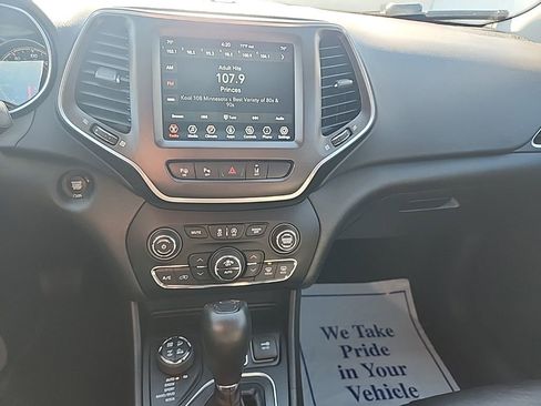 Used 2021 Jeep Cherokee Trailhawk w/ Technology Group AWD/4WD image 17