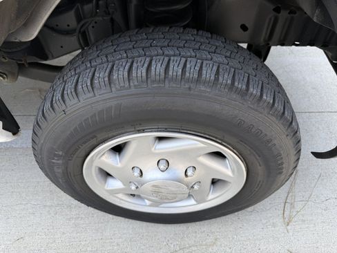 Used 2012 Ford E-150 and Econoline 150 w/ PWR Group RWD image 12