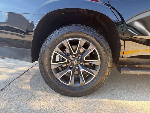 Used 2021 Chevrolet Tahoe Z71 image 32