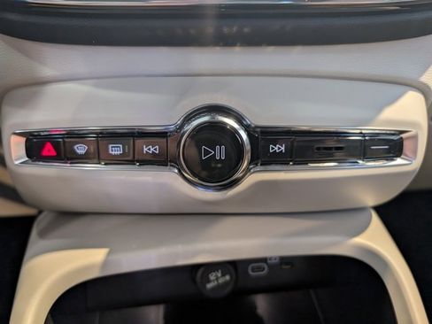 New 2026 Volvo XC40 B5 Plus w/ Protection Package Premier image 21