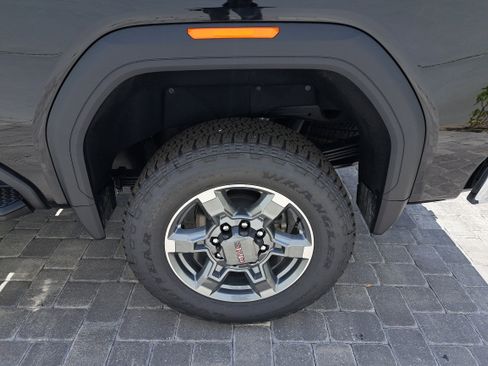 New 2025 GMC Sierra 2500 SLT w/ SLT Premium Package image 11