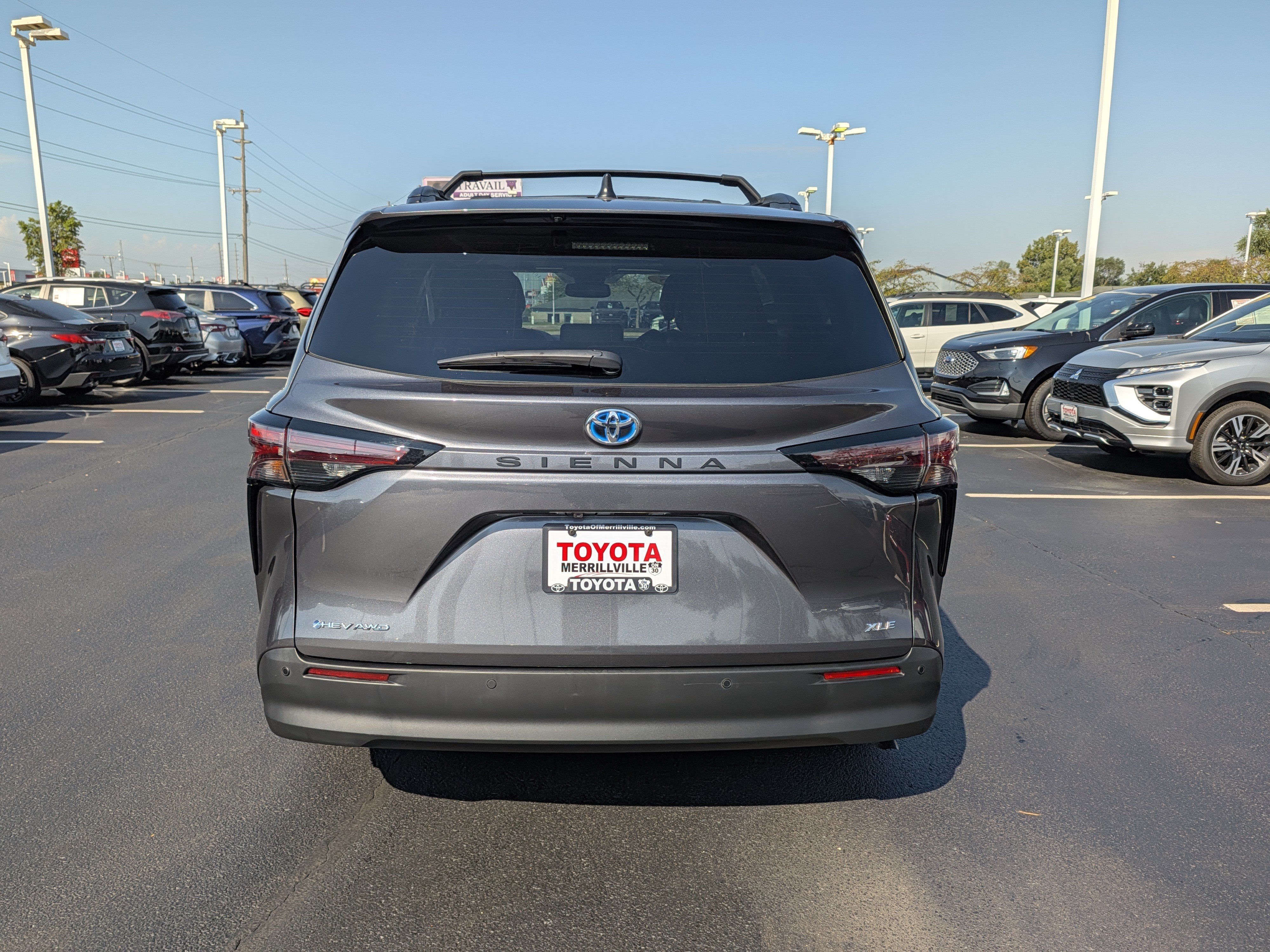 Certified 2025 Toyota Sienna XLE w/ XLE Plus Package AWD/4WD image 7