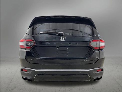 New 2026 Honda Pilot Black Edition image 4