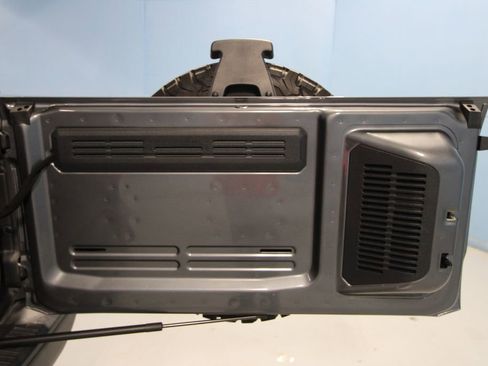 Used 2023 Ford Bronco Badlands image 36