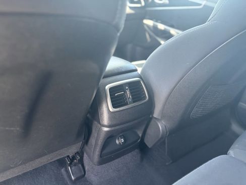Used 2019 Kia Sorento L image 17