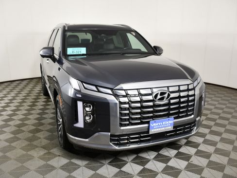 Used 2025 Hyundai Palisade Calligraphy AWD/4WD image 3