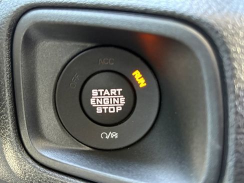 New 2026 Jeep Gladiator Sport AWD/4WD image 19