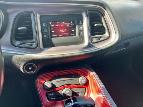 Used 2016 Dodge Challenger SXT image 12