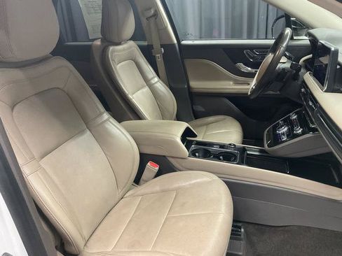 Used 2020 Lincoln Corsair AWD w/ Premium Package image 14