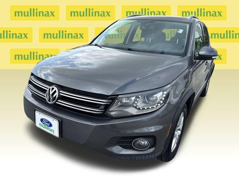 Used 2016 Volkswagen Tiguan SEL AWD/4WD image 10